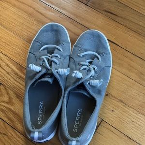 Gray sperrys